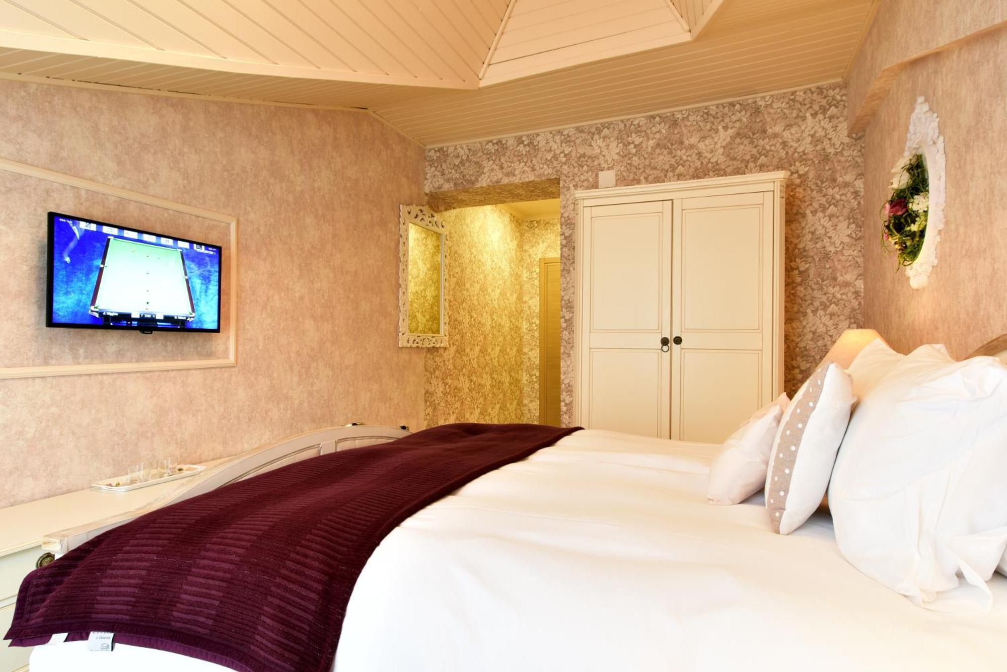Hotel Dragului プレデアル エクステリア 写真